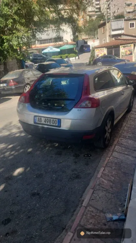 Sarande, shes makine Volvo C30 Nafte, gri e erret automatik Kondicioner 162.469 km 3.000 E € në Sarandë — Çmimi: € 3000.00 | Njoftime falas
